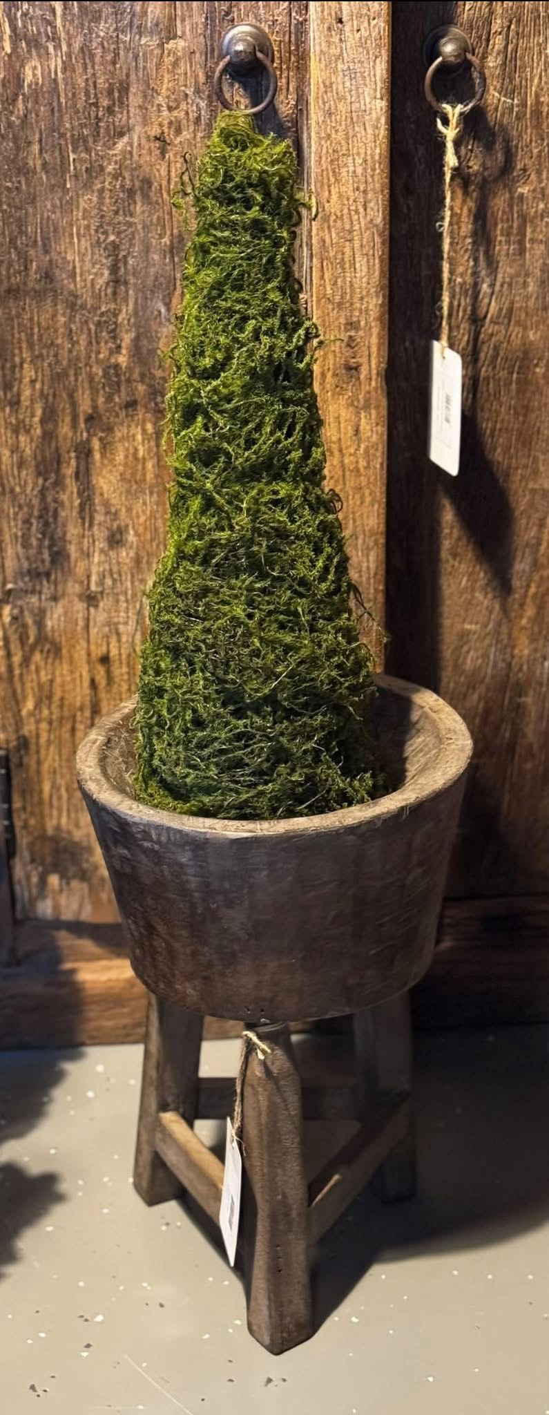 Houten vijzel op standaard