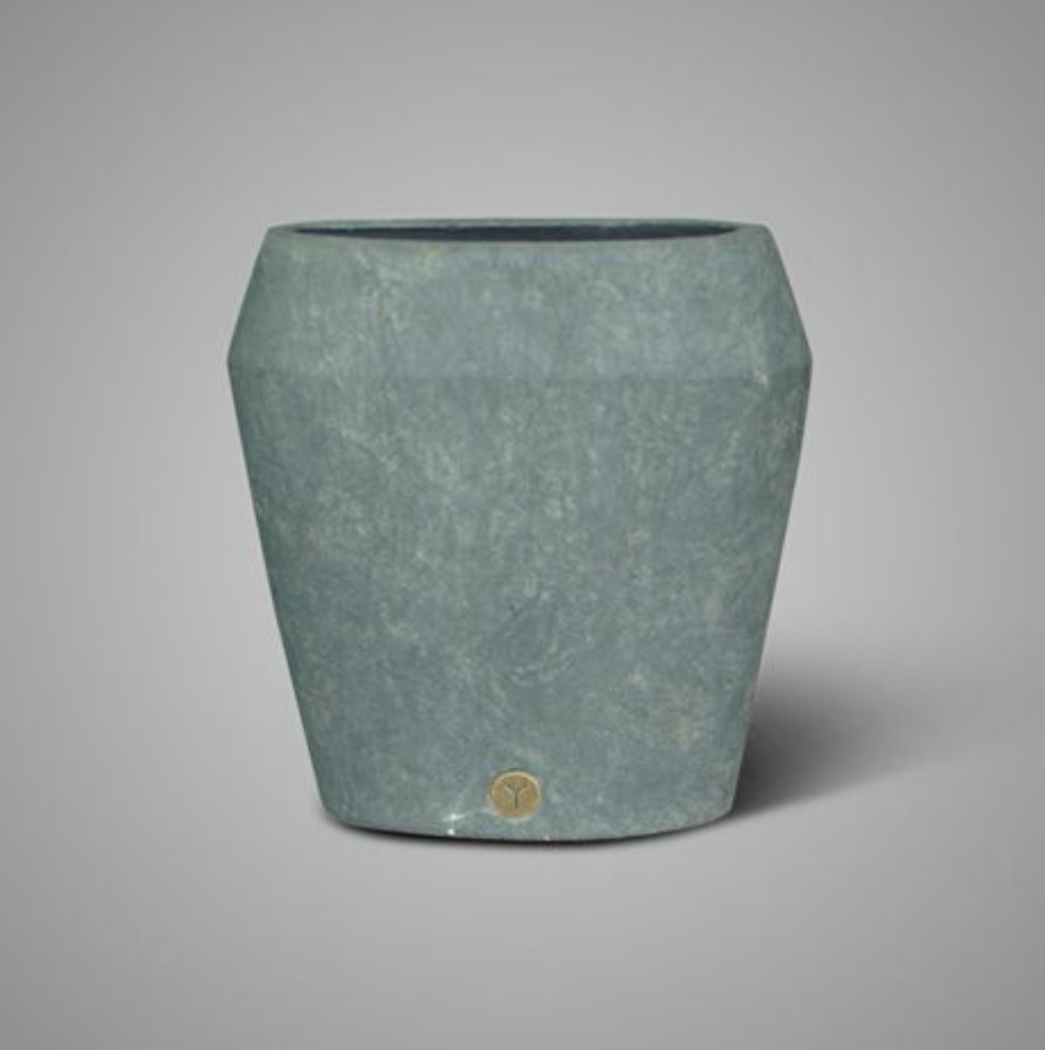 Brynxz Planter Oval Tall Majestic
Vintage M