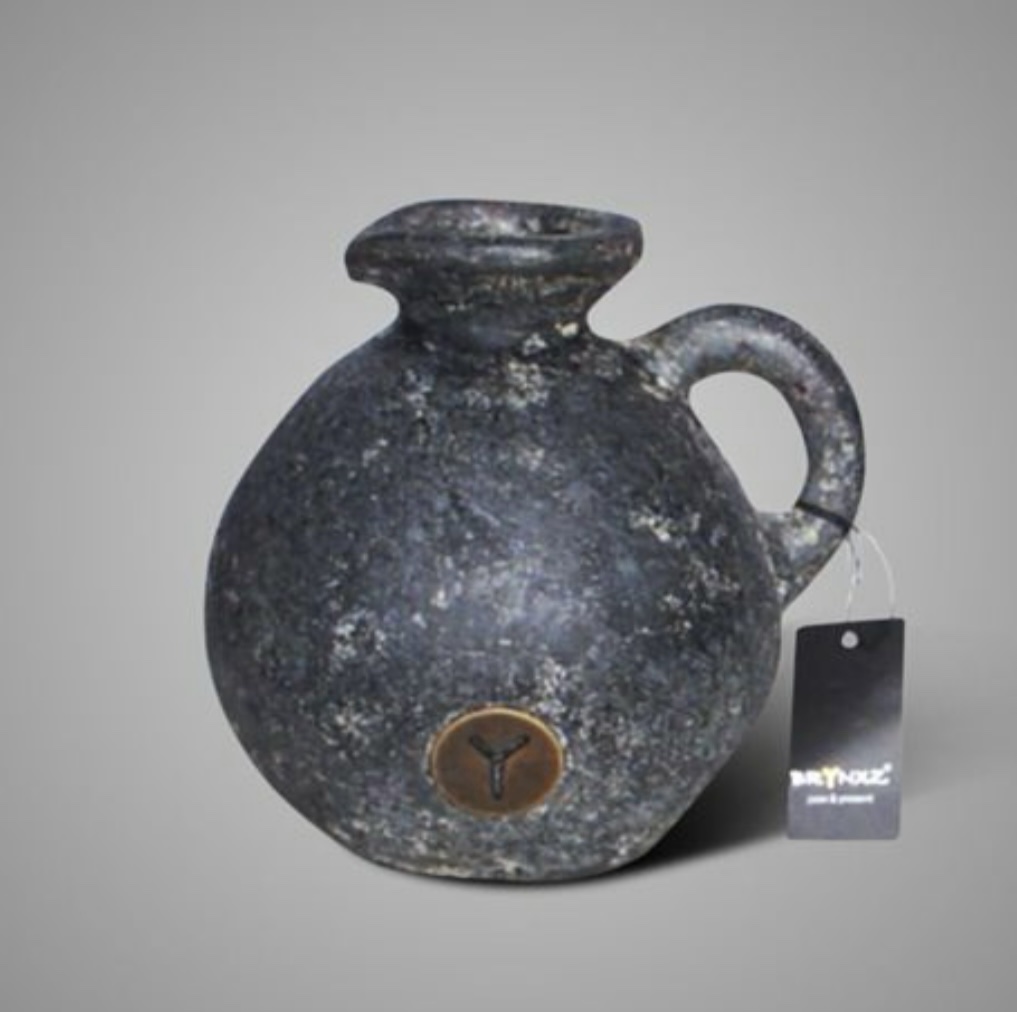 Brynxz Jug Bolvase One Ear Basalt M