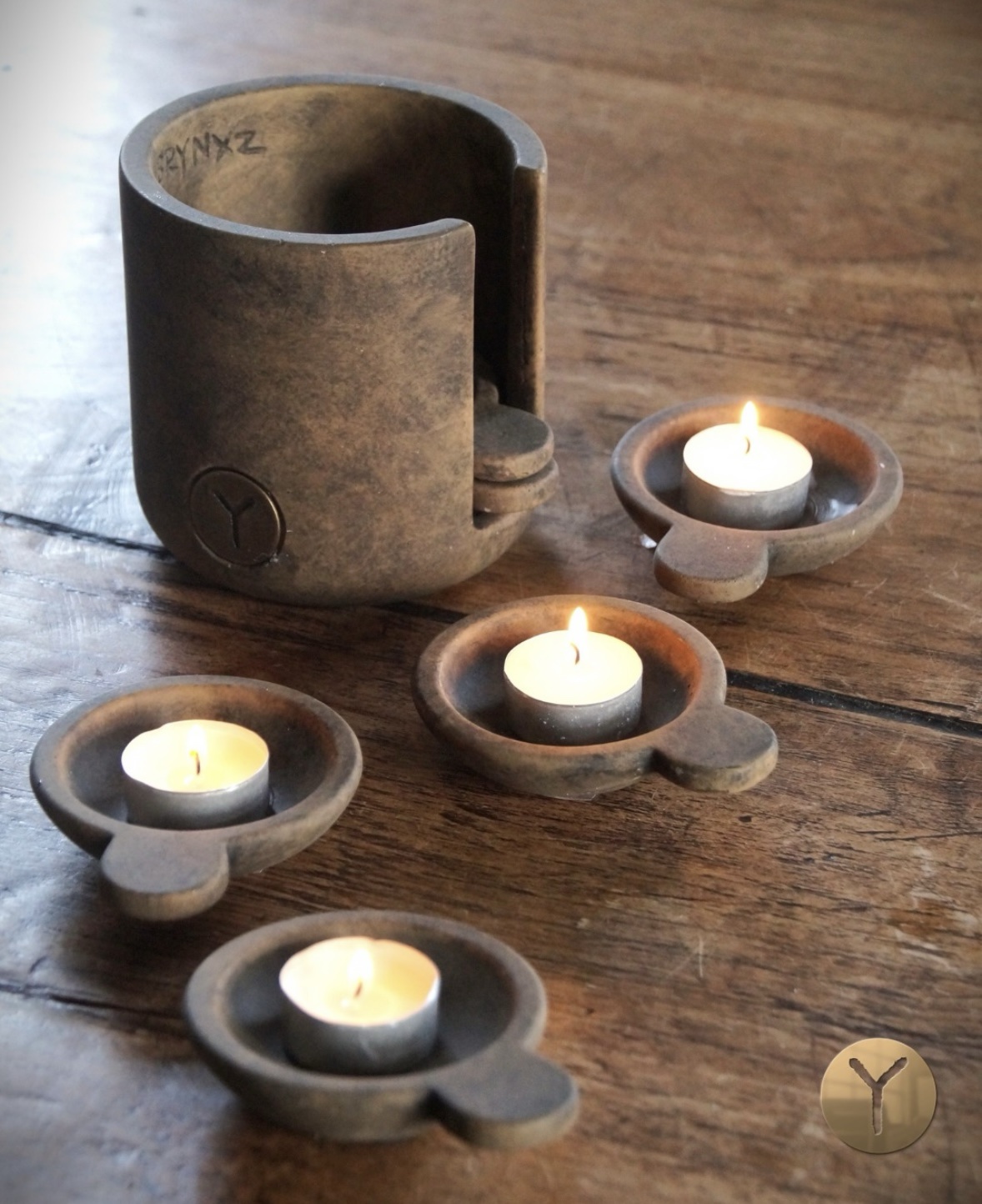 Brynxz Set of 6 Cups in Holder Majestic Brown
