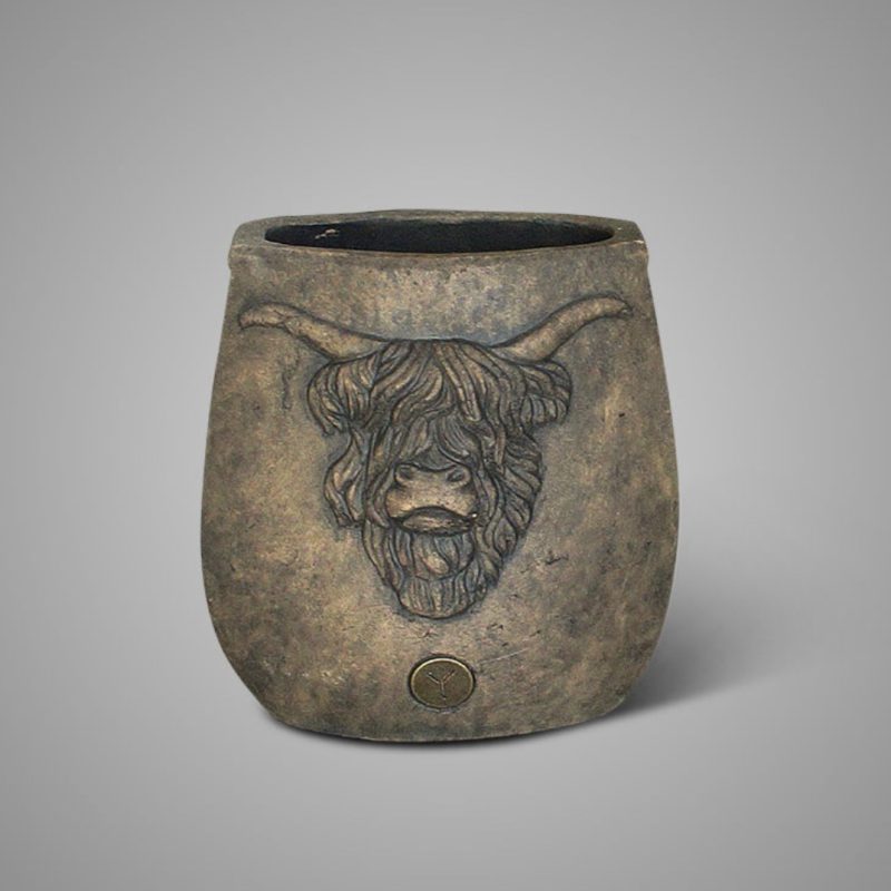 Brynxz Planter Oval Scotty
Majestic Brown M