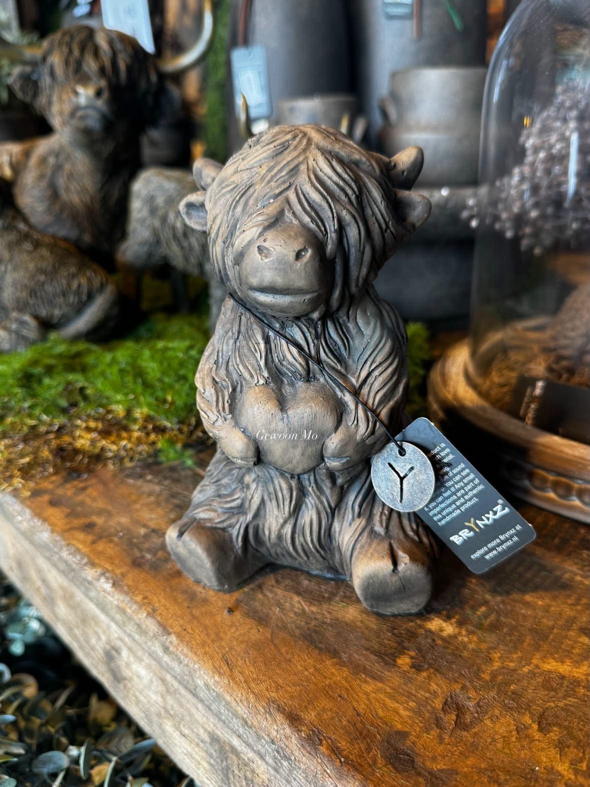 Brynxz Sitting Scotty With Heart Majestic Brown
